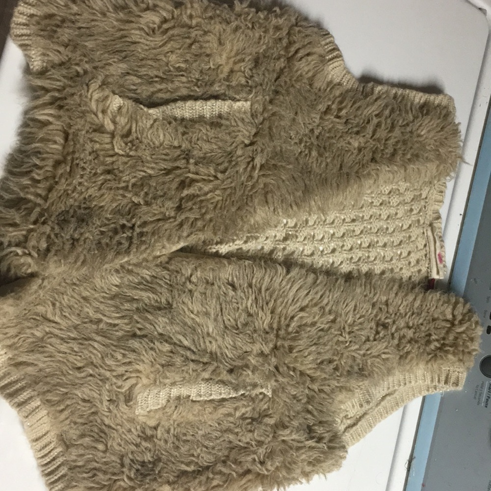 Girls fuzzy vest